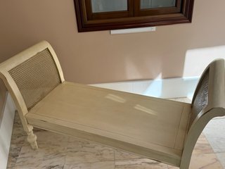 Banco clásico vintage con cojines