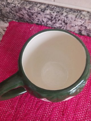 Taza cerámica fresa pintada a mano