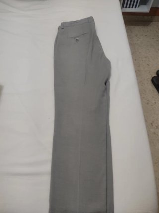 Traje juvenil gris claro