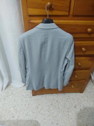 Traje juvenil gris claro