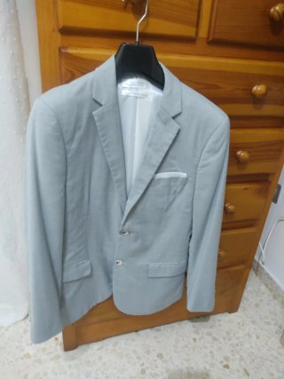 Traje juvenil gris claro