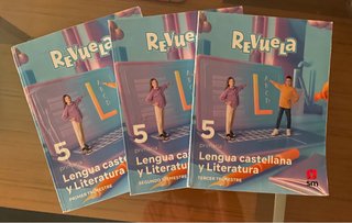 Tres libros de Lengua 5 de primaria. Editorial sm
