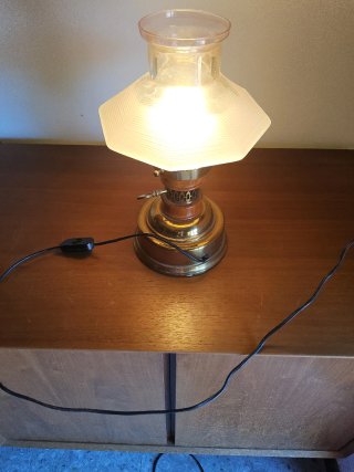 Lámpara de mesa vintage estilo quinqué