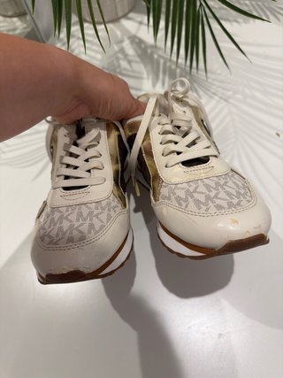 Zapatillas Michael Kors Beige y Dorado