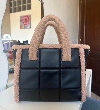 Borsa in peluche beige e marrone