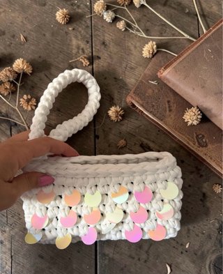 Pochette bianca con paillettes
