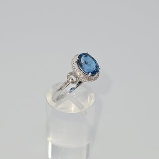 Anillo Oro Blanco 18K Piedra central, 3.78gr, T-20