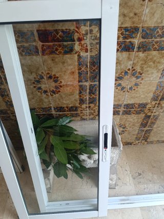 Ventana corredera aluminio blanca mide 1;10x89