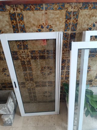 Ventana corredera aluminio blanca mide 1;10x89