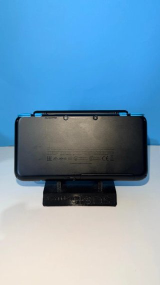 Nuovo Nintendo 2DS XL blu e nero