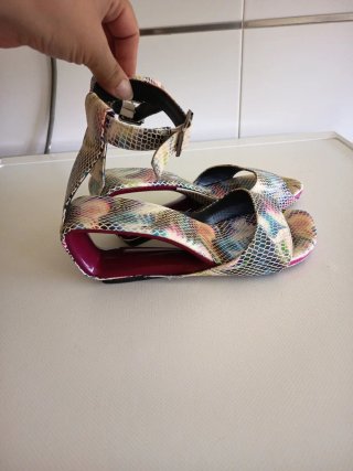 Sandalias Multicolor.