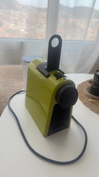 Cafetera Nespresso Essenza Mini Verde