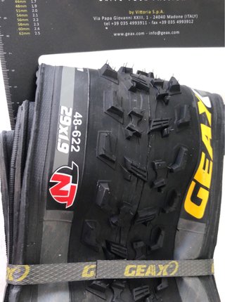 Cassette 11/42 11V + Juego cubiertas GEAX GATO 29