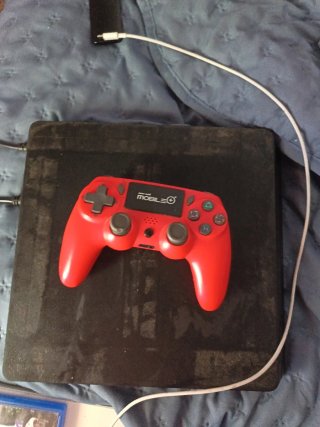 PS4 (PlayStation 4) Negra + 7 Juegos + 1 Mando