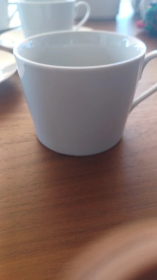 Juego de café y azucarero de porcelana