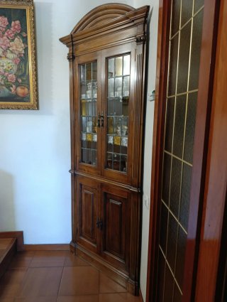 Vitrina Esquinera Madera y Cristal