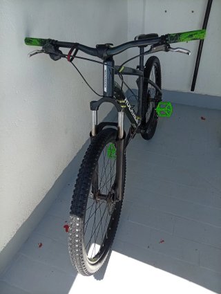 Bicicleta Rockrider con cubiertas Maxxis nuevas