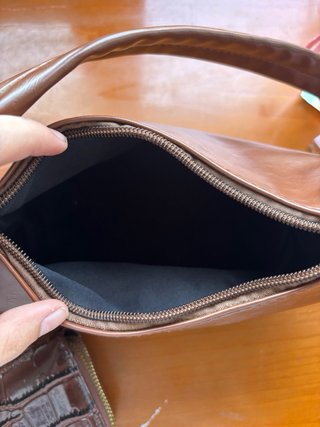 Bolso marrón elegante con cartera incluida