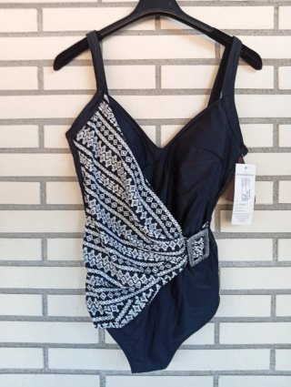 Bañador negro con estampado