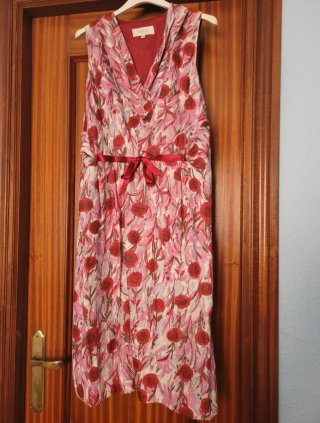 Vestido floral rosa y rojo
