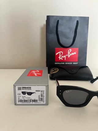 Ray-Ban Zena RB4430 Occhiali da Sole Neri Polarizz