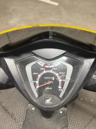 Honda Vision 110 Scooter Negra