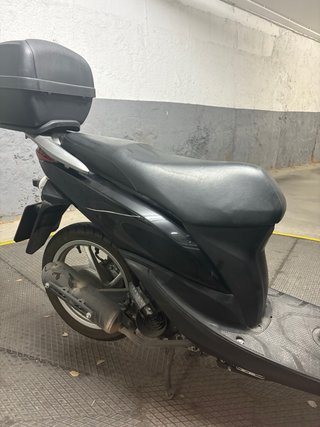Honda Vision 110 Scooter Negra