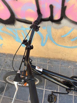 Bicicleta BMX negra