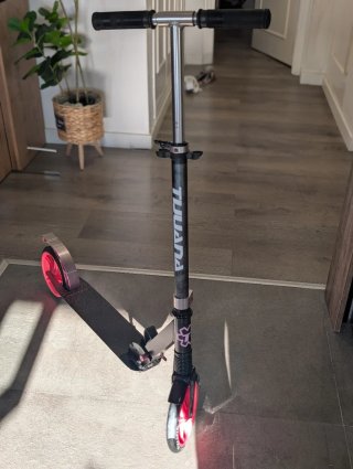 Patinete 2 ruedas con freno trasero