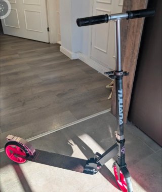 Patinete 2 ruedas con freno trasero