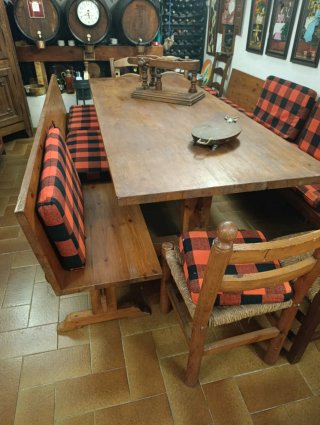 Conjunto mesa y 2 bancos madera rústica