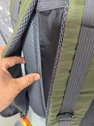 Mochila senderismo Aishantang verde y amarilla