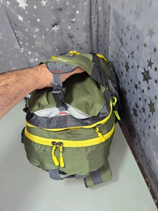 Mochila senderismo Aishantang verde y amarilla