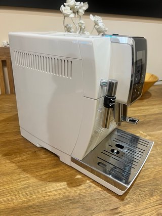 Cafetera DeLonghi Dinamica Blanca