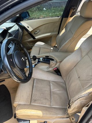 BMW 520d (full black)