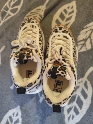 Zapatillas Fila Leopardo Beige y Marrón