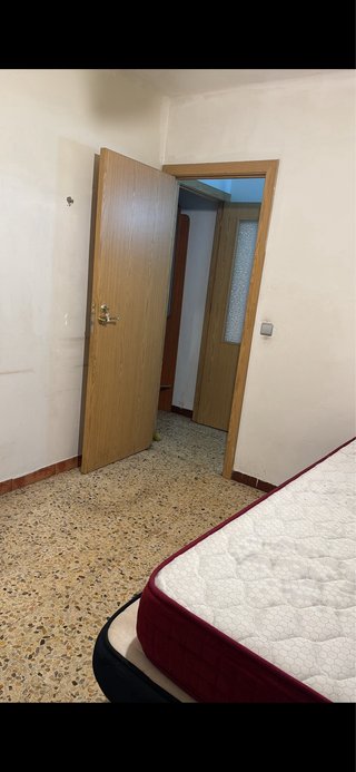 Se alquila habitación