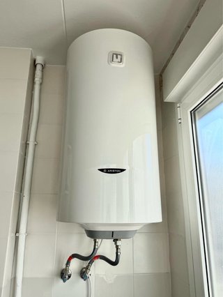 Termo eléctrico Ariston blanco 100 litros