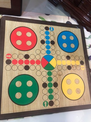 Mueble Cajetín con 6 Juegos de Mesa tableros