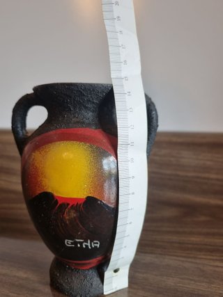 Anfora in pietra lavica Etna