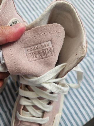 Converse rosas y blancas