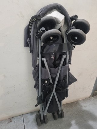 Silla de paseo bebé gris