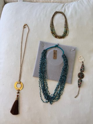 Lote Bisutería Collares y Pulsera