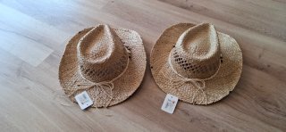 2 Sombreros de paja con conchas