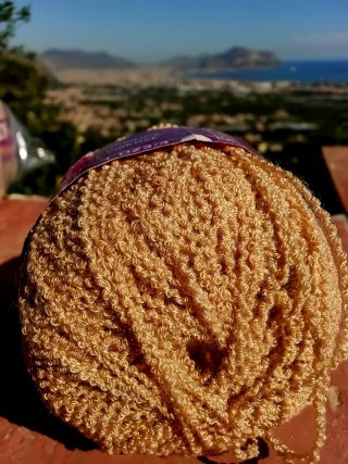 9 gomitoli filato Phildar boucle beige dorato