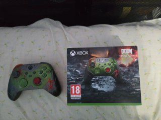 Mando Xbox Edición Doom: The Dark Ages