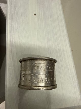 Posavasos de metal con diseño  y servilletero