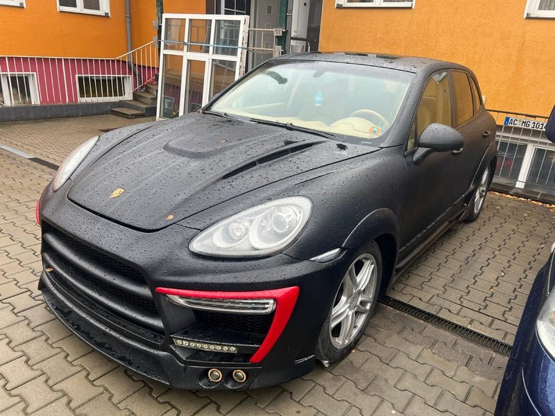 Porsche Cayenne 2011 - foto 1