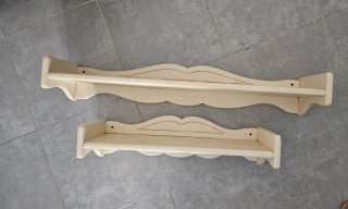 Scaffali in legno massello bianco rotto