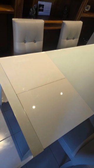 Mesa cristal y metal con 4 sillas